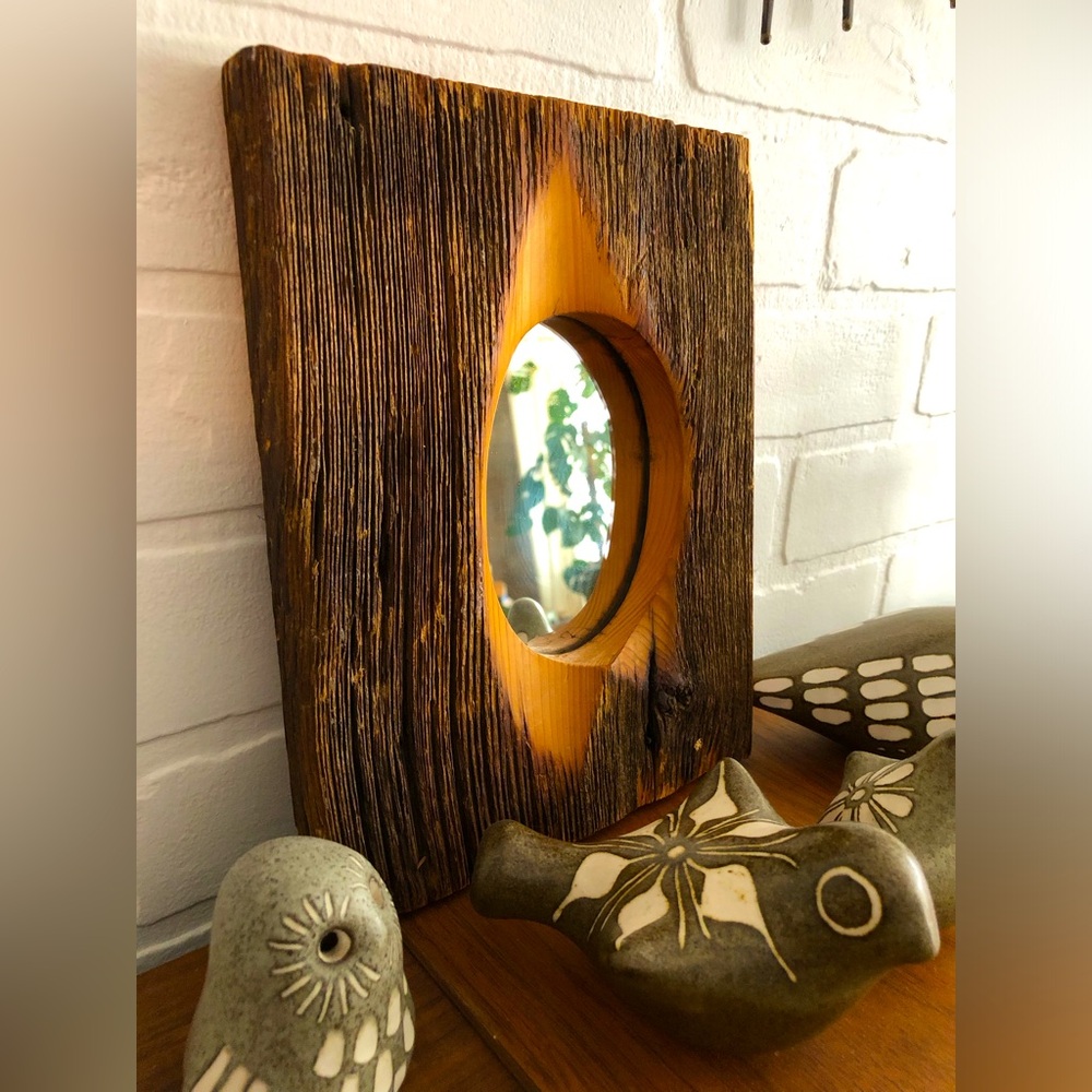 Petit miroir vintage, sur bois, découpé, fait à la main.
